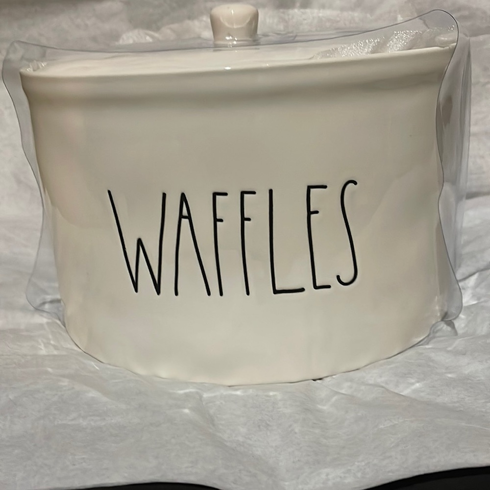 Rae Dunn “Waffles” Warmer